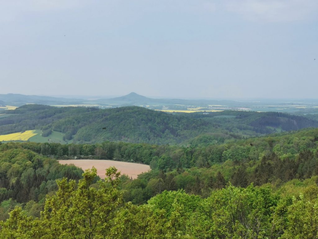 Panorama na Góry Kaczawskie z widokiem na "Śląską Fudżi"