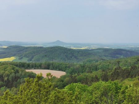 Panorama na Góry Kaczawskie z widokiem na "Śląską Fudżi"